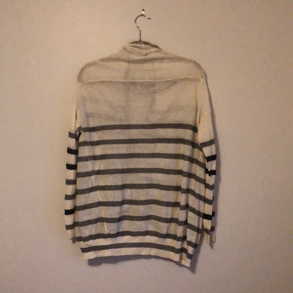 Lightweight striped linen cardigan - Picture 3 of 5